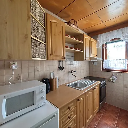 Lipa Bešeňová