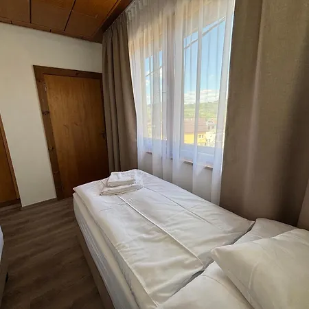 Lipa * Bešeňová